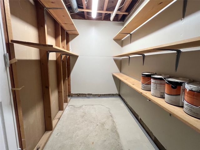 2813 S 2nd Avenue E, Newton, IA 50208