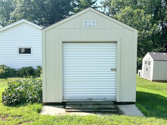 2813 S 2nd Avenue E, Newton, IA 50208