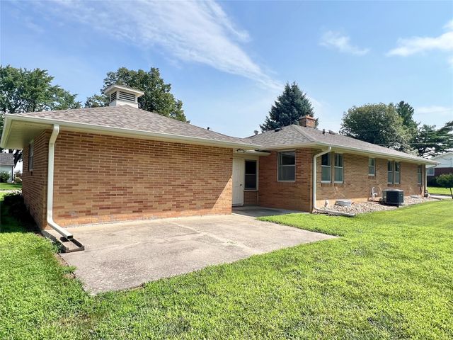 2813 S 2nd Avenue E, Newton, IA 50208