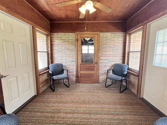 2813 S 2nd Avenue E, Newton, IA 50208