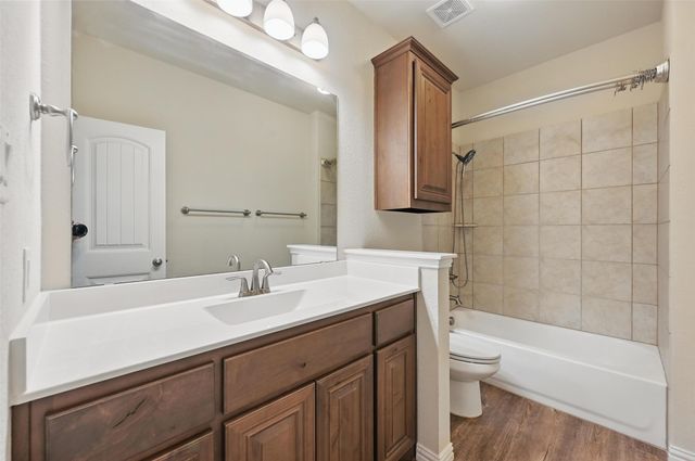 512 Hidden Springs Trail, Azle, TX 76020