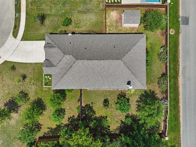 512 Hidden Springs Trail, Azle, TX 76020