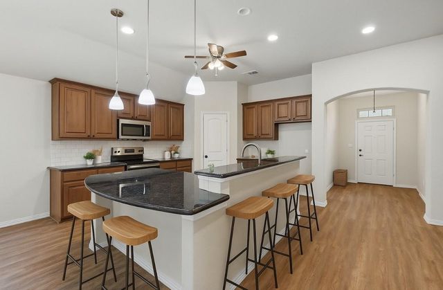 512 Hidden Springs Trail, Azle, TX 76020