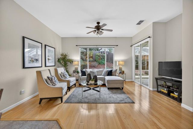 3017 Crestwood Way, Rocklin, CA 95765