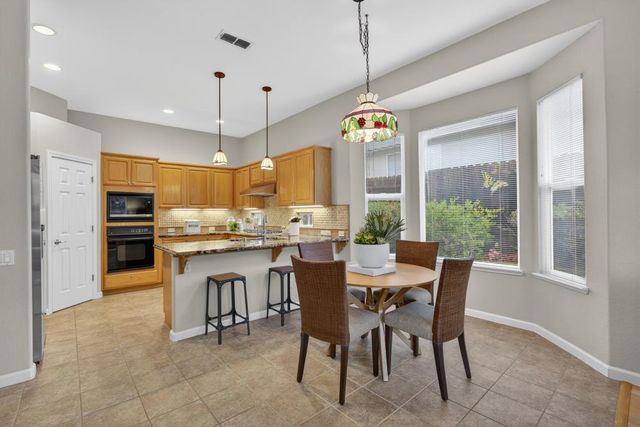3017 Crestwood Way, Rocklin, CA 95765