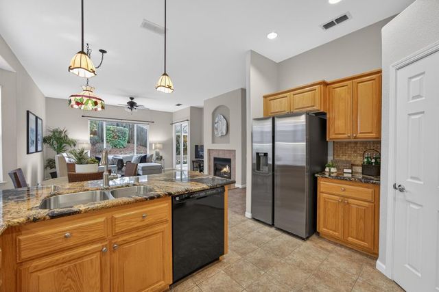 3017 Crestwood Way, Rocklin, CA 95765