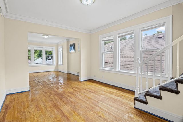8204 S Marquette Avenue 2, Chicago, IL 60617