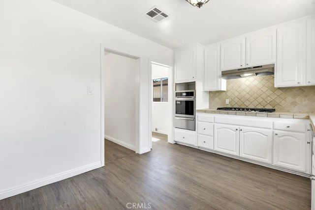 6056 Woodman Avenue, Van Nuys, CA 91401