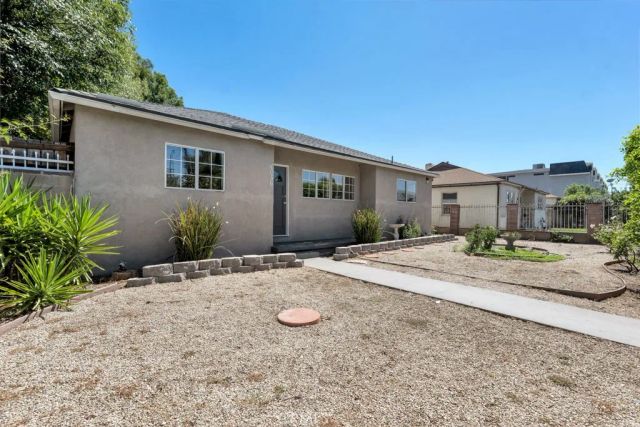 6056 Woodman Avenue, Van Nuys, CA 91401
