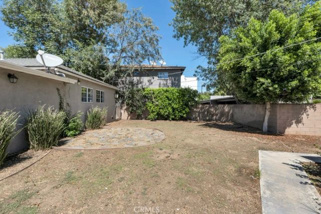 6056 Woodman Avenue, Van Nuys, CA 91401