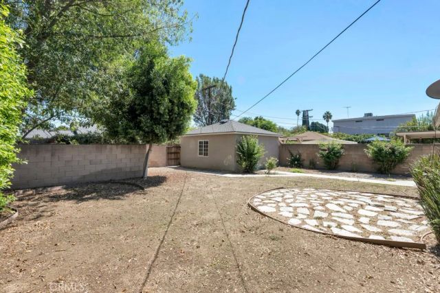 6056 Woodman Avenue, Van Nuys, CA 91401