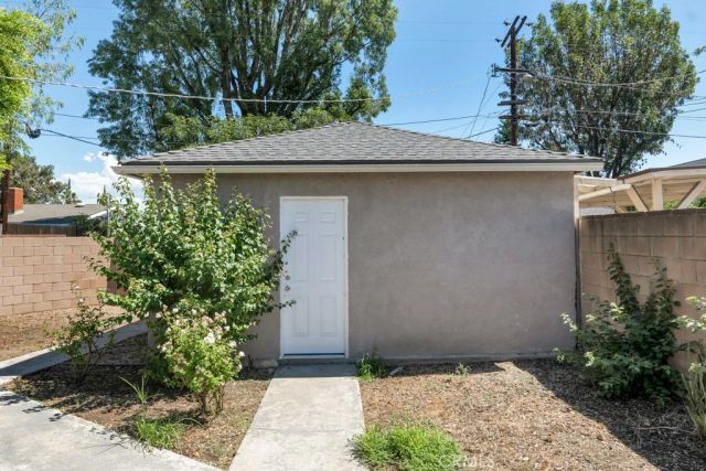 6056 Woodman Avenue, Van Nuys, CA 91401
