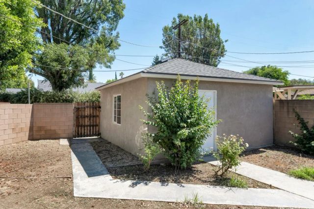 6056 Woodman Avenue, Van Nuys, CA 91401