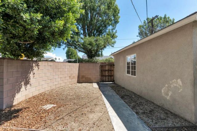 6056 Woodman Avenue, Van Nuys, CA 91401