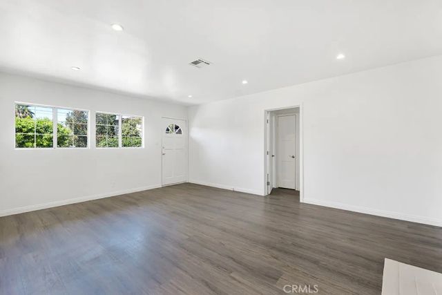 6056 Woodman Avenue, Van Nuys, CA 91401