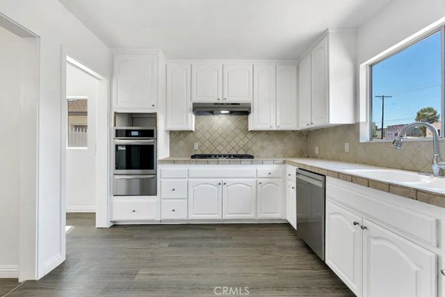 6056 Woodman Avenue, Van Nuys, CA 91401