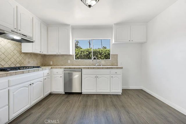 6056 Woodman Avenue, Van Nuys, CA 91401