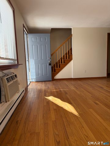 273 Queen Street APT 16A, Southington, CT 06489