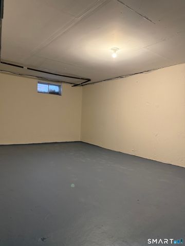 273 Queen Street APT 16A, Southington, CT 06489