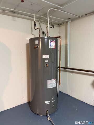 273 Queen Street APT 16A, Southington, CT 06489