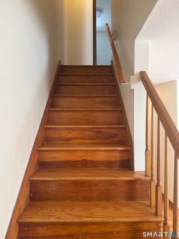 273 Queen Street APT 16A, Southington, CT 06489