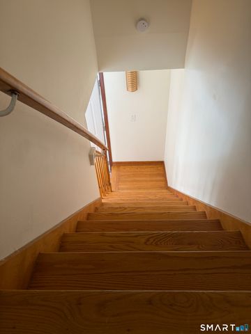 273 Queen Street APT 16A, Southington, CT 06489