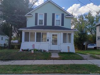 12 Edna Avenue, Pontiac, MI 48341