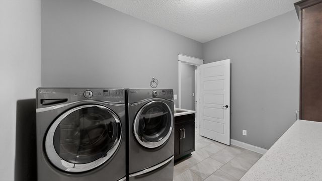 1504 Century Corner Lane NE, Rochester, MN 55906