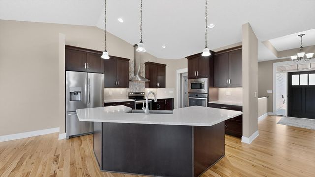 1504 Century Corner Lane NE, Rochester, MN 55906