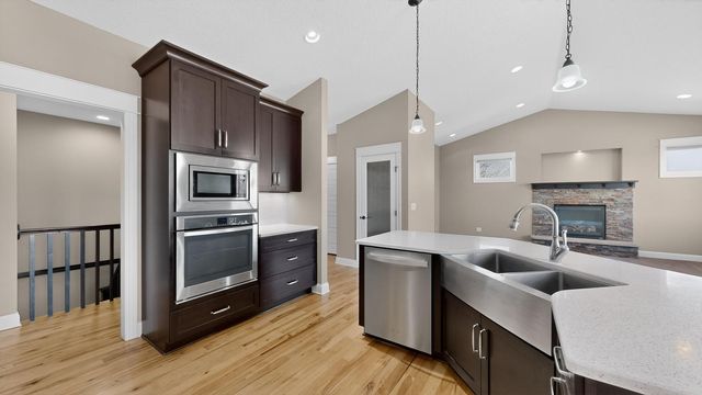 1504 Century Corner Lane NE, Rochester, MN 55906