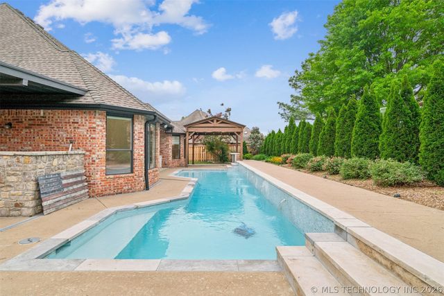 5216 E 148th Street S, Bixby, OK 74008