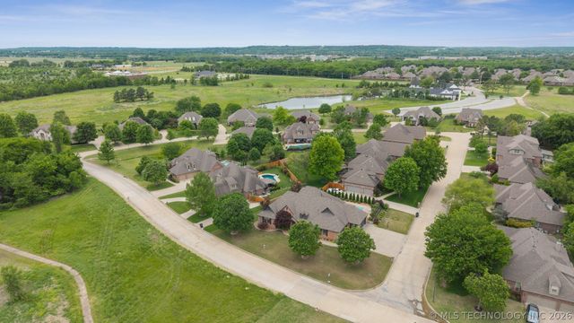 5216 E 148th Street S, Bixby, OK 74008