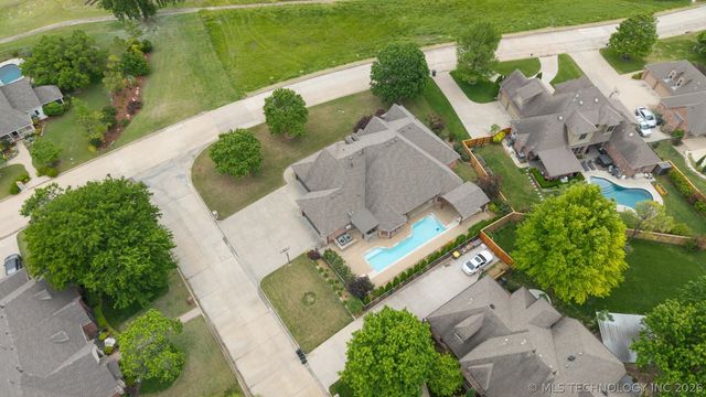 5216 E 148th Street S, Bixby, OK 74008