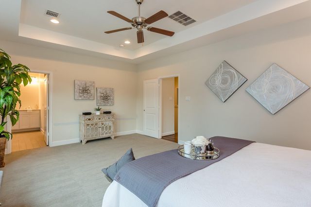 5010 Ella Boulevard, Houston, TX 77018