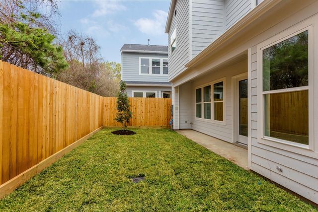 5010 Ella Boulevard, Houston, TX 77018