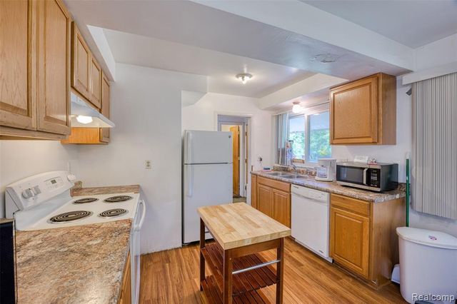 3020 Glengary Road, Commerce Twp, MI 48382