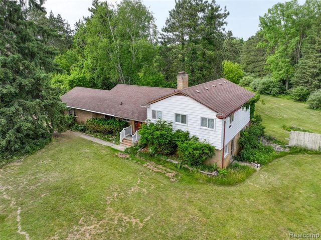 3020 Glengary Road, Commerce Twp, MI 48382