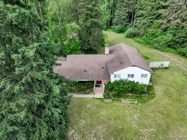 3020 Glengary Road, Commerce Twp, MI 48382