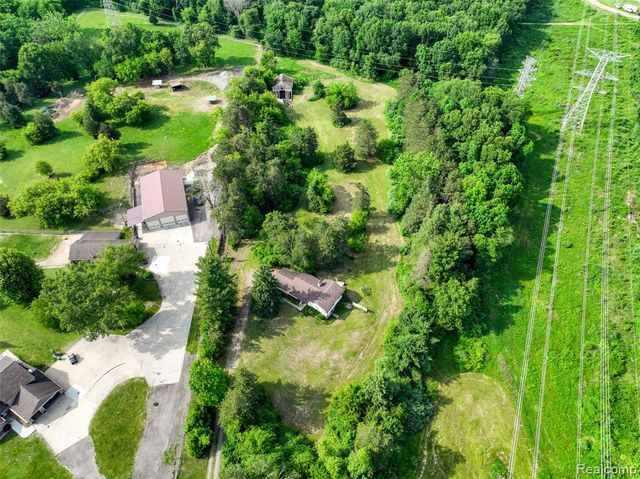 3020 Glengary Road, Commerce Twp, MI 48382