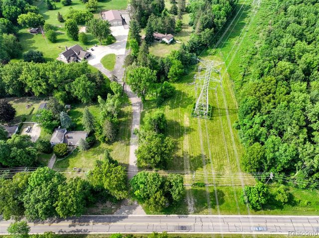 3020 Glengary Road, Commerce Twp, MI 48382