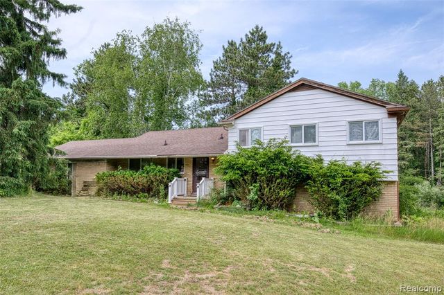 3020 Glengary Road, Commerce Twp, MI 48382