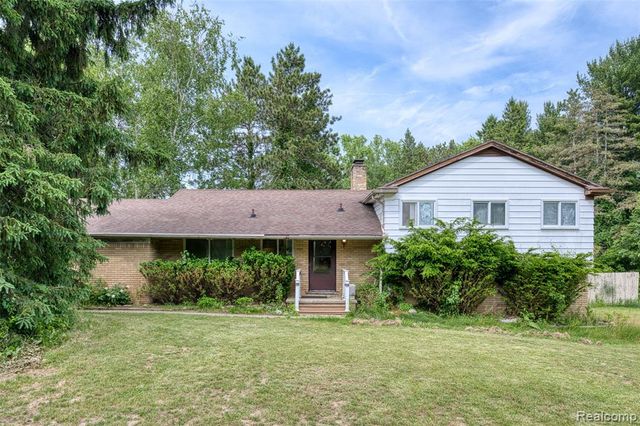 3020 Glengary Road, Commerce Twp, MI 48382