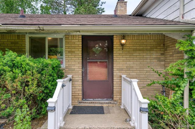 3020 Glengary Road, Commerce Twp, MI 48382