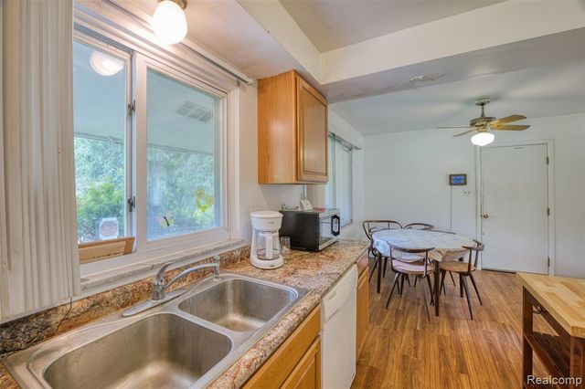 3020 Glengary Road, Commerce Twp, MI 48382