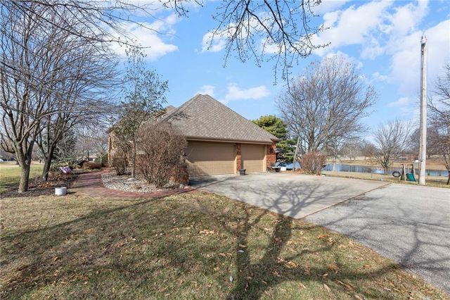 23680 W 289th Terrace, Paola, KS 66071
