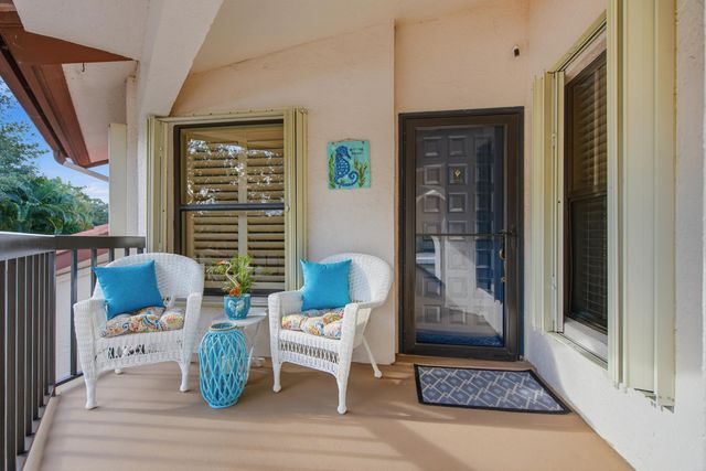 6100 SE Martinique Drive 201, Stuart, FL 34997