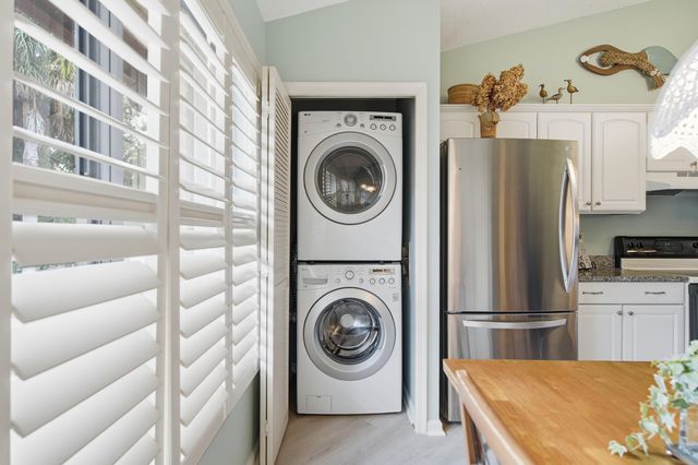 6100 SE Martinique Drive 201, Stuart, FL 34997