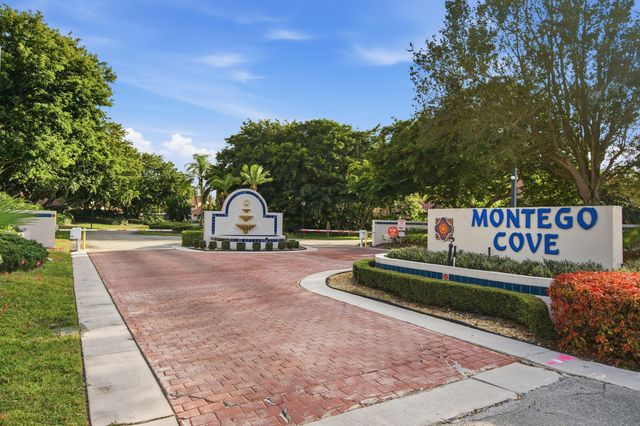 6100 SE Martinique Drive 201, Stuart, FL 34997