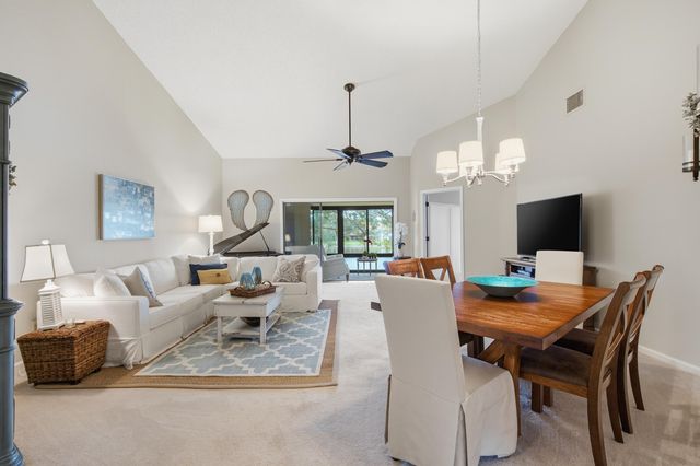 6100 SE Martinique Drive 201, Stuart, FL 34997