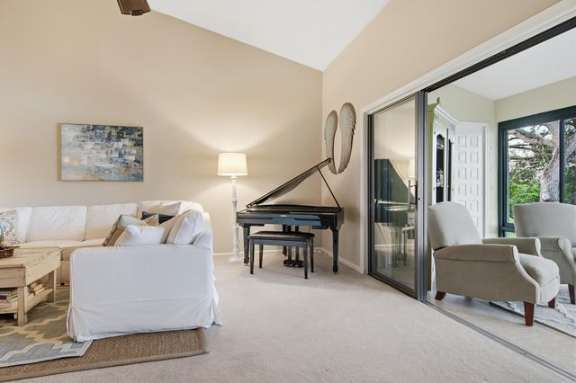 6100 SE Martinique Drive 201, Stuart, FL 34997